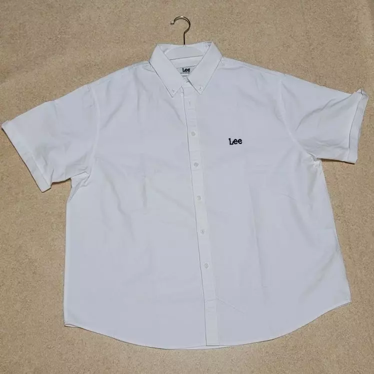 상품의 상세사진이랑 실물이 큰 차이 없었습니다.