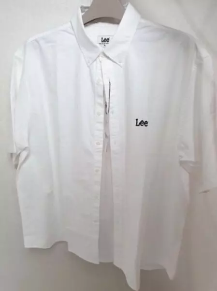 옷이 이쁩니다 자수도 귀엽습니다 잘 입을게요오