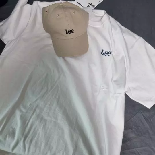 원하던 크기도 딱 맞고 마음에 듭니다 ~택배사에서 오배송을 해서 더 늦게 받을줄 알았