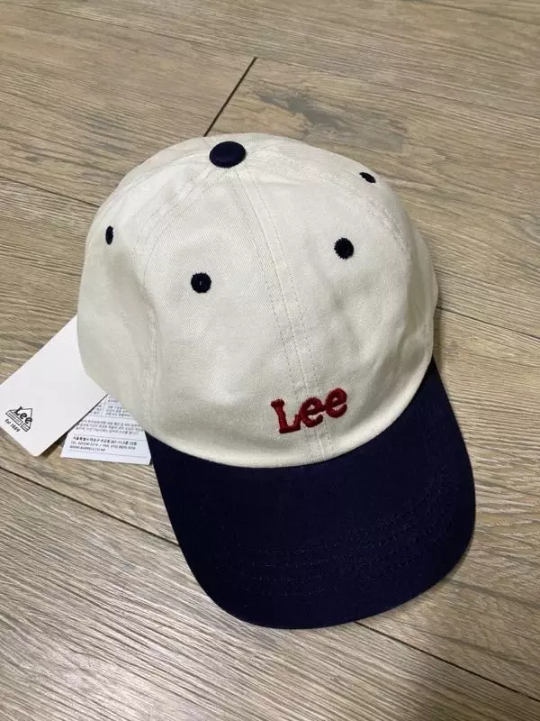 진짜 너무 귀엽고 챙 넓어서 좋은 거 같아요 !! 추천합니당