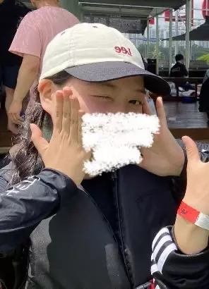 물놀이 할때 썼는데 예뻐요!! 사이즈도 괜찮고 귀여워요!