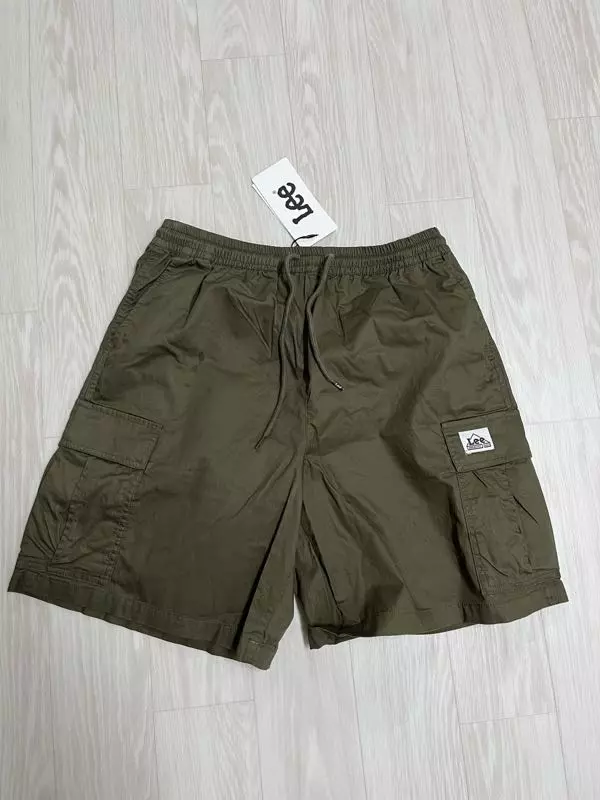 너무 마음에 들어요 카키색 반바지 가지고 싶었는데 좋습니다!