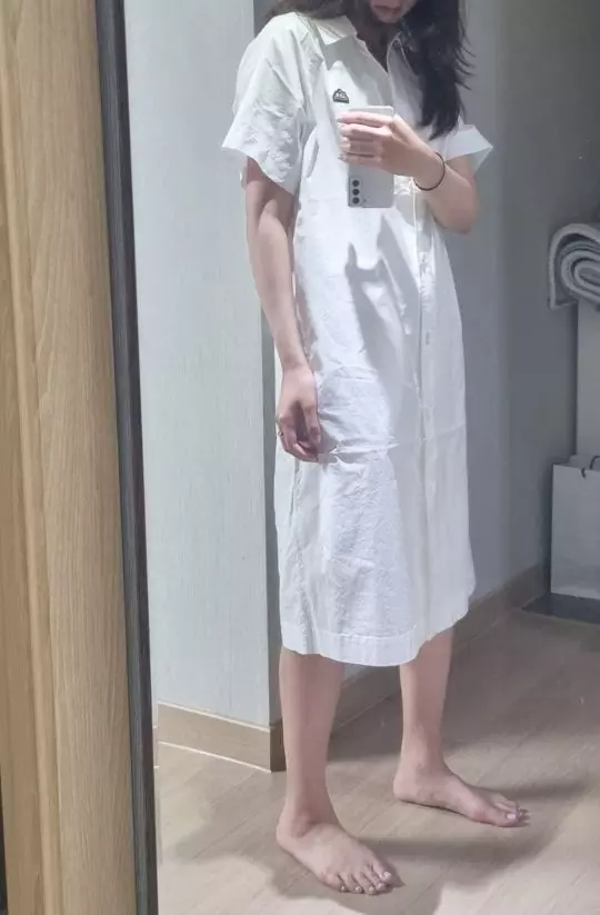 휘뚜루마뚜루 입고다녔어요대신안에 다비쳐서 허허하하이너원피스 꼬오옥 필수필수깨끗