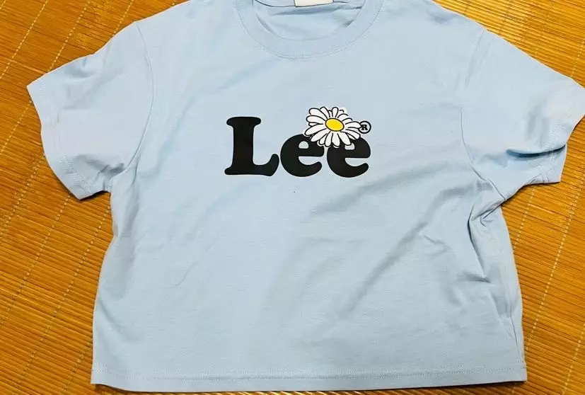 귀요와요 S사이즌데 팔이나 통은 편해요 기장은 좀 짧은 편이에여