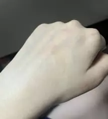 클리어스킨패드 샘플을 썼다가 좋았던 기억에 본품을 구매하면서 같은 라인의 에센스도