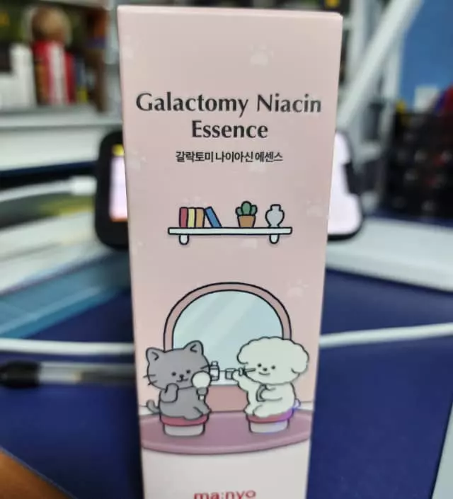 일반적으로 미백기능성 제품은 바르고 난 뒤 많이 건조하고 피부에 자극이 느껴지는 경