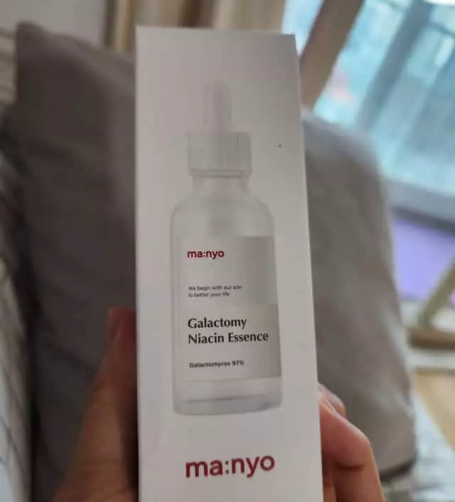 얼굴이 칙칙해보이기도하고, 너무건성피부라
