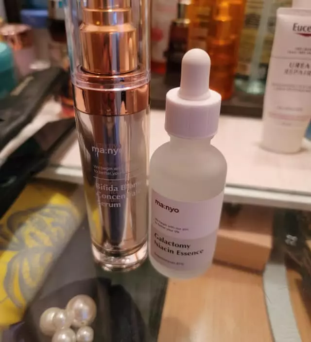 예전부터 갈락토미 는 꾸준히 사용하고 있는데요. 얼굴이 뚜렷하게 하얘지지는 않아요 