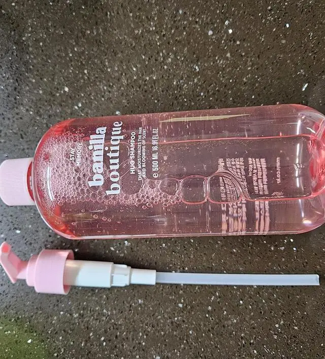 바닐라부티크 향수 너무 좋아해서 매일 아침마다 뿌리는데 샴푸도 구매해봤어요!! 향이