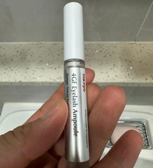 겉눈썹에 사용하고있는데 효과가 좋아요