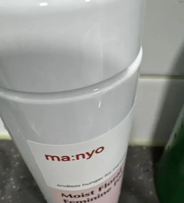 이것도 사용한지 오래된 아이템이에요~ 매일 매일 잘 사용하고 있어요.  가장 자극이 적