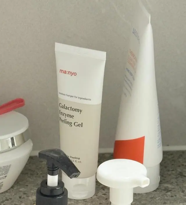 제가 가장 좋아하는 딥클렌저에요. 사용방법도 매우 간단하고, 즉각적인  효과가 느껴져