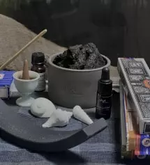 인센스 피우는거 진짜 좋아하는데 역시 인센스는 나그참파가 최곤거같아요. 다음에도 또