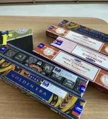 빨리 날이 따뜻해져서 창문열고 마음껏 피워보고 싶네요
