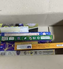 선향만 쓰다가 죽향은 처음인데 향이 확실히 강렬하네요. 환기하면서 피우면 딱 좋아요