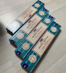 정말 많은 향 중에 정말 다섯 손가락에 꼽으라 하면
