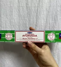 이번에 아유르베다랑 나그참파 오리지널 두 개 처음 구매해봤는데 저는 아유르베다가 좀