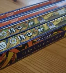 향이 강해서 그냥 보관할 때는 신발장에 둬요 냄새 확잡힘
