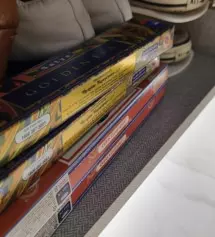 담부터는 시그니처향만 사려고요 약간 오줌냄새가 남
