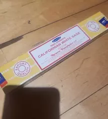 환기시키면서 향 피워요~
