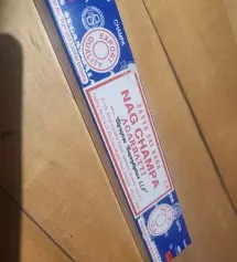 환기시키면서 향 피워두면 넘 좋아요
