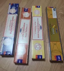 향이 피우는 중에도 좋지만 잔향이 더 맘에 드네요. 또 구매 할께요.
