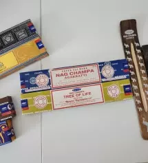 인센스데이로 잘 샀어요. 새로운 향 시도하는데 벌써부터 기대돼요
