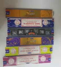 종류별로 피워도 향이 거북스럽지 않고
