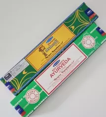 이번에도 인센스데이를 그냥 지나치지 못했어요. 새로운 향들을 써볼 수 있어 행복해요