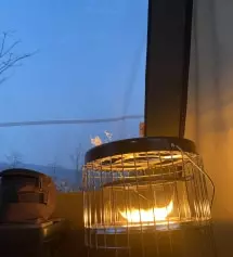 텐트안에서 켜 놓으니 향도 좋고 관리도 잘 되어 좋네요
