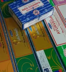 시그니처랑 패출리가 무난하고 좋아요 나머지는 특이해서 좋아요
