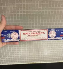 향이 좋습니다. 대신 환기를 잘 시켜주셔야 할거 같아요
