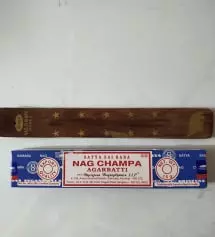 요즘 인센스스틱을 많이 사용하길래 검색해보다가 주문했어요 오자마자 피워봤는데 다 