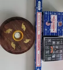 궁금해서 사본 향인데 전 오리지널이 더 좋은 것 같아요~ 콘은 처음인데 스틱보단 정리