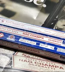 비가 오니 시그니처 향이 더 잘 어울립니다.
