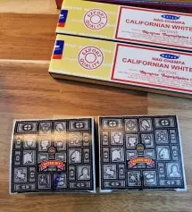 향이 좋고 불이 잘붙어요 불이 넘 잘붙어서 조금 놀랄정도ㅎ
