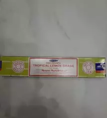 고등학생 딸이 좋아하는 향이라서 재구매했어요.
