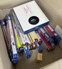 콘이랑 사은품도 주셨어요!! 배송도 빠르고 상태도 좋습니다:)
