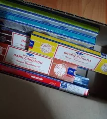 받자마자 향이 아주 좋네요 인센스 입문인데 잘 해보겠습니다ㅋㅋㅋ
