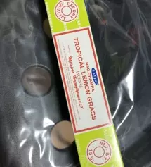 아직도 쓰고있네요 향이 강해서 환기 필수
