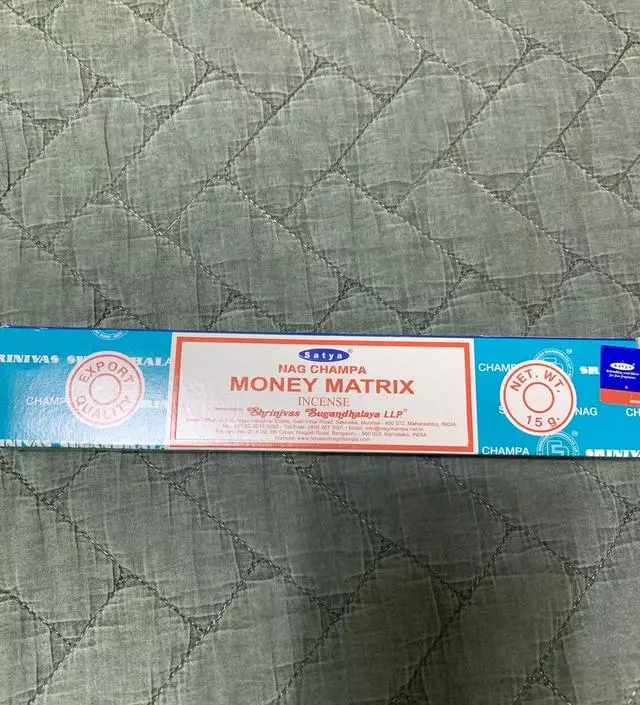 시트러스한 향이 기분전환에 좋아요
