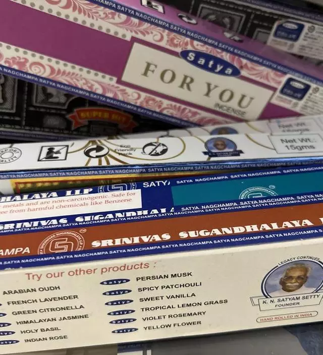 주기적으로 떨어지면 사놓습니다
