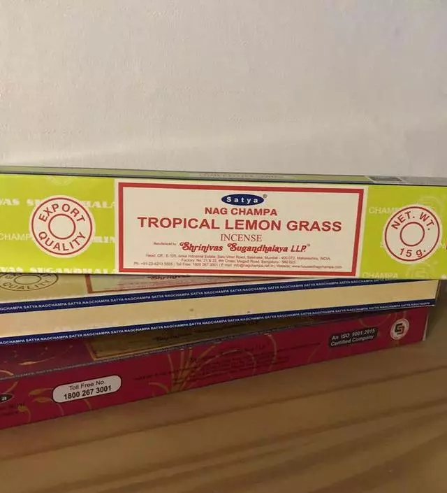 비마니 오면 은근 물비린내나는 부엌에 피우니 벌써 다써가네요~
