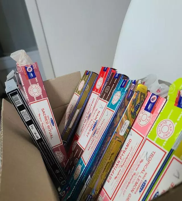 열개의 향이 다 너무 좋아서 각방 화장실 다용도실에 피워놨는데 각각 다른향이 나니까