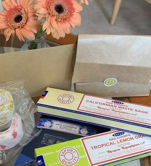 친구 선물로 짱이에용
