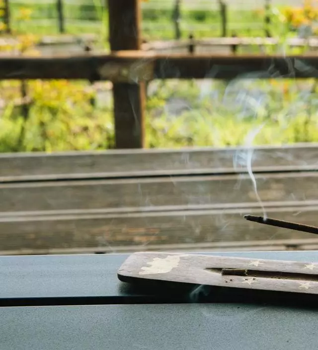 캠핑 갈때마다 피우는데 향이 좋아요~
