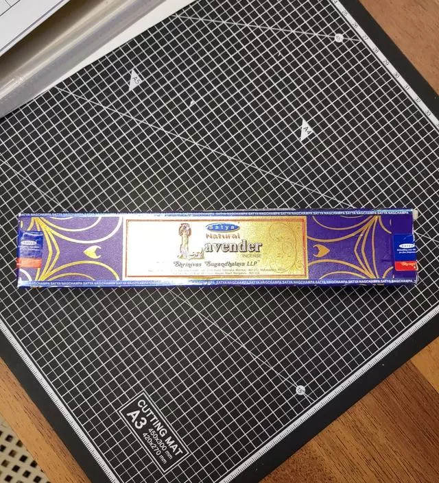 은은하니 향이좋아요 다른향에비해 라벤더향이강하진않고 향자체에가루가안떨어져서좋아