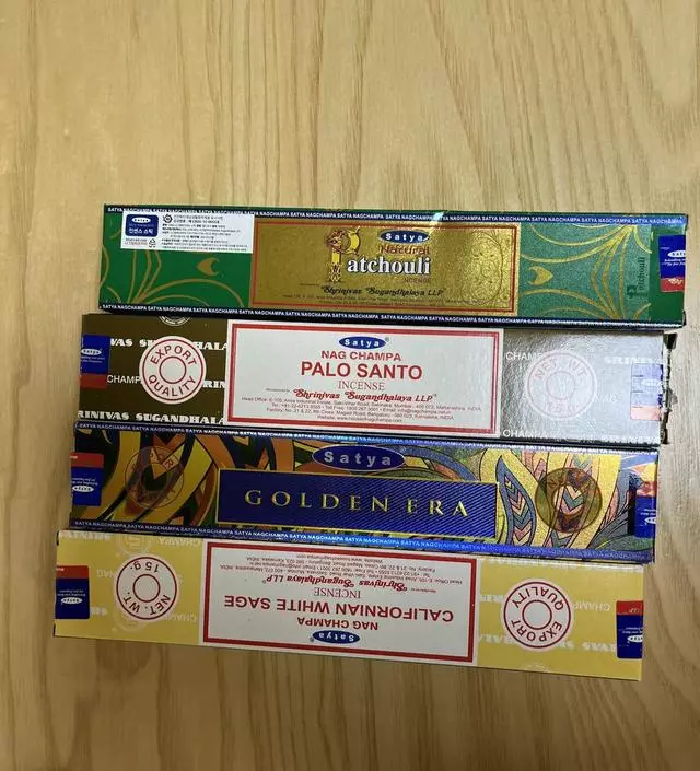 향이 좋고 절간 냄새 좋아해서 포근해요
