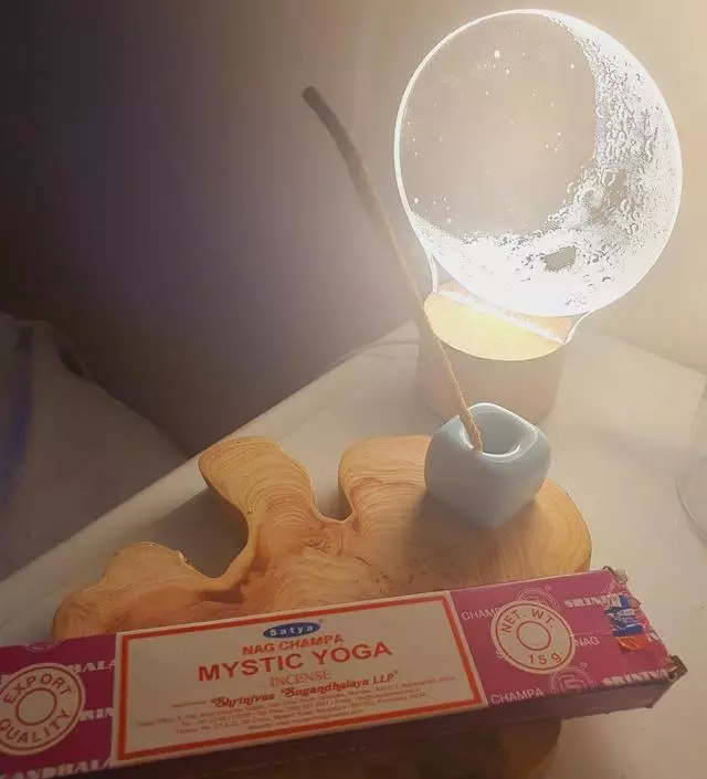 지인선물로 저번달에 구매하면서 알게 되었는데 저를 위해 이번에 사봤는데 새로운 향 