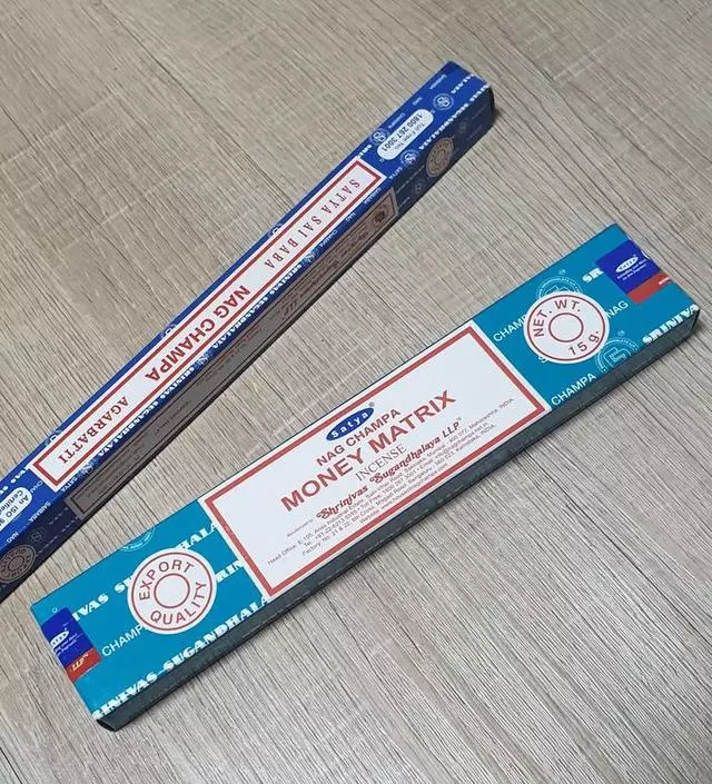 인센스향이 냄새제거에 좋다고해서 사봤습니다.
